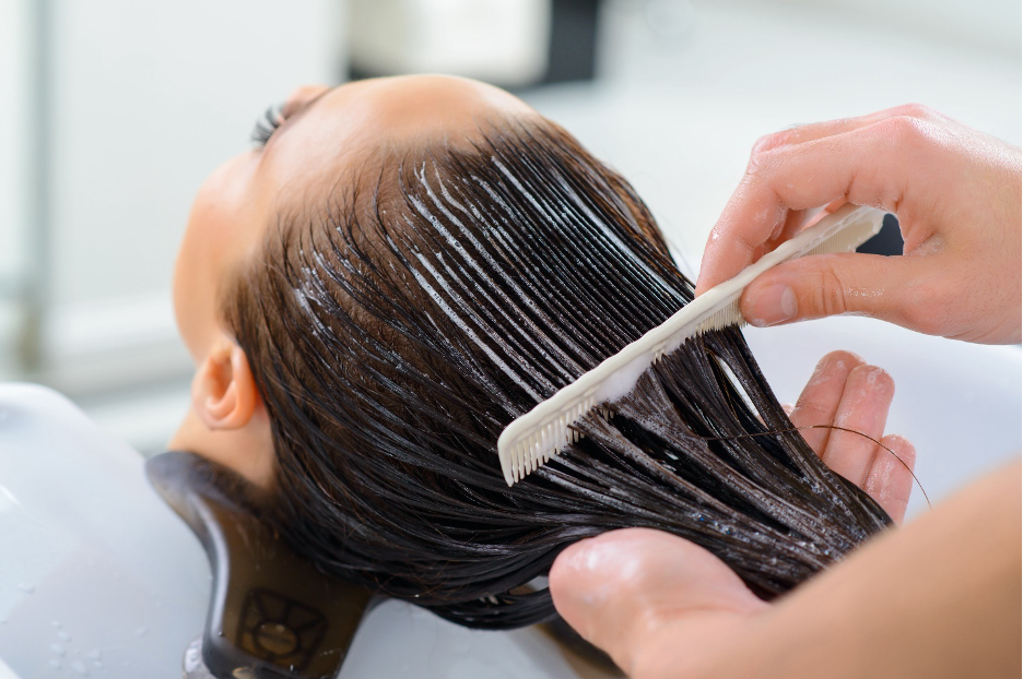 پروتئین تراپی مو چیست و چرا برای سلامت موها ضروری است؟