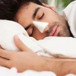 بهترین حالت خوابیدن بعد از عمل بینی